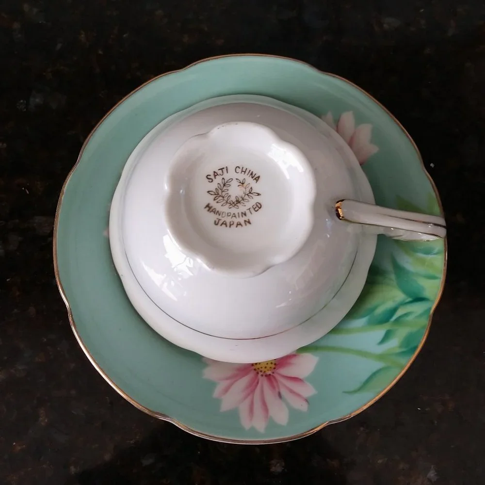 FANCY FOOTED SAJI CHINA HAND PAINTED PINK DAISIES FLORA CUP SAUCER SET JAPAN